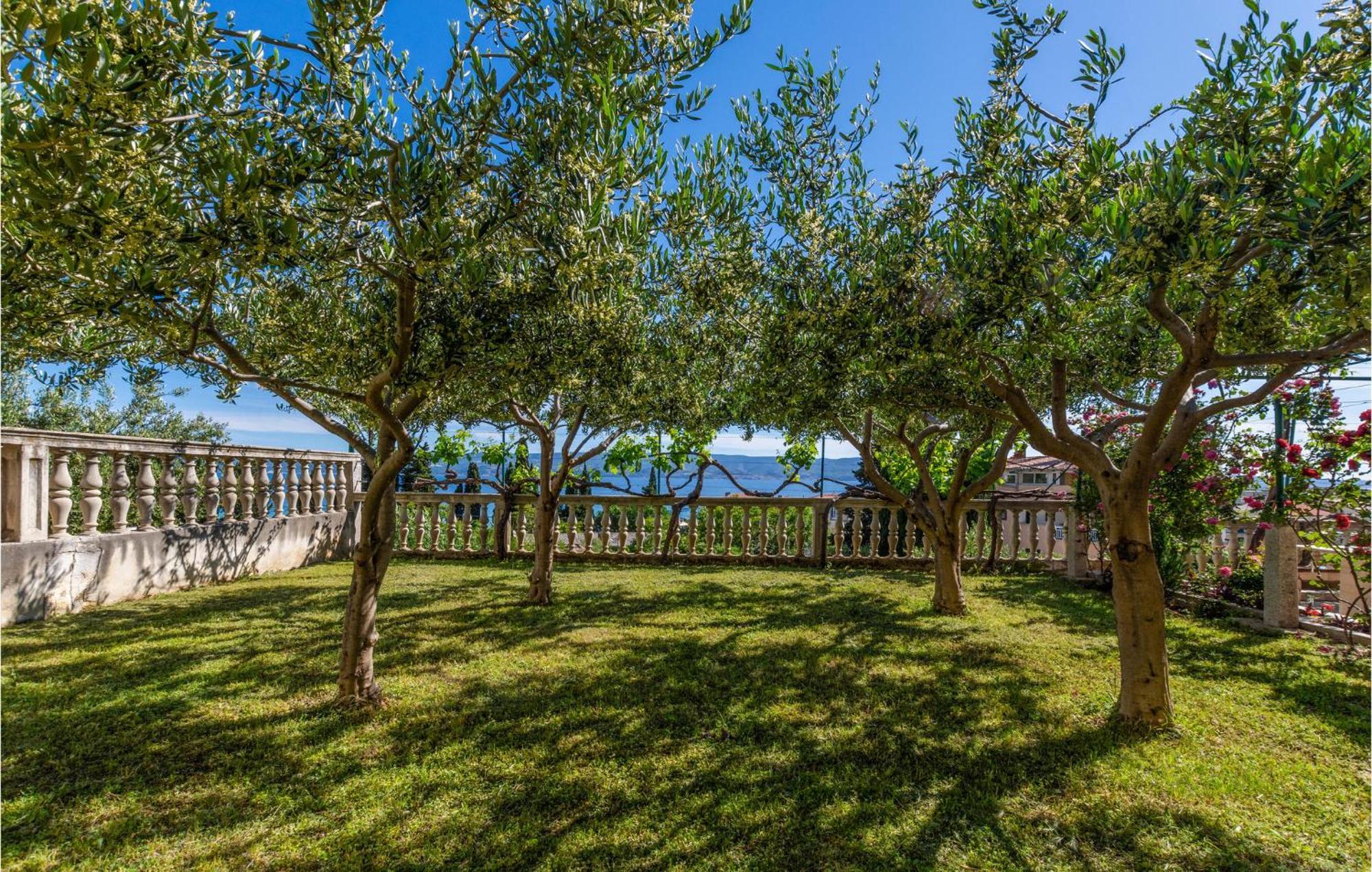 1 Bedroom Beautiful Apartment In Duće Εξωτερικό φωτογραφία
